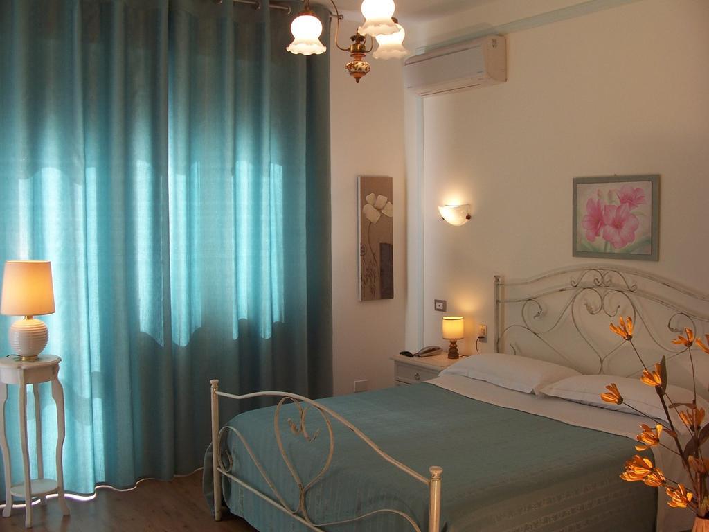 Bed And Breakfast " Il Tesoro Di Mario " Фальконара-Мариттима Номер фото